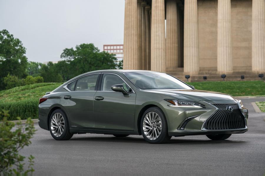  Lexus ES300h 2018 года  (NA) (фото 7 из 41)